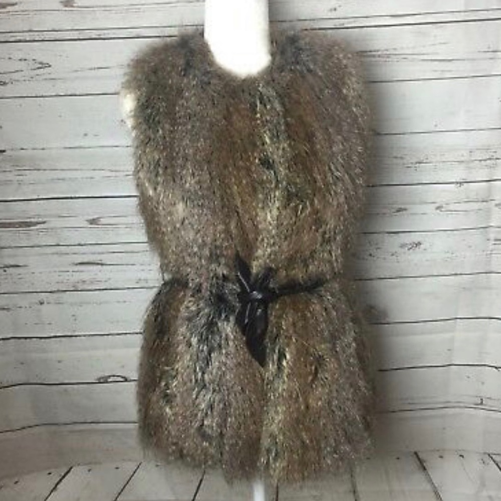 FUR VEST ! Who’s going to burning man??!?